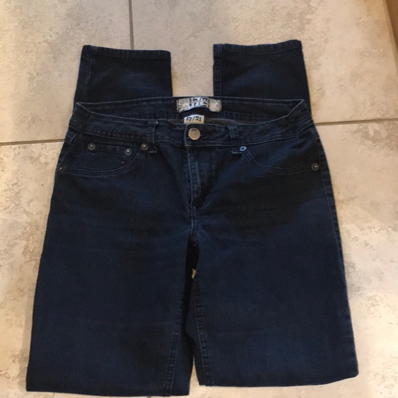 17/21 Skinny Jeans - Picture 2 of 6